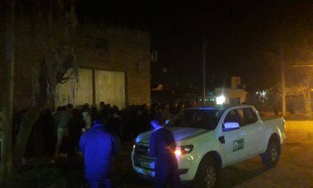 Unas 80 personas asistieron a una fiesta clandestina en barrio Transporte. Unas 80 personas asistieron a una fiesta clandestina en barrio Transporte.