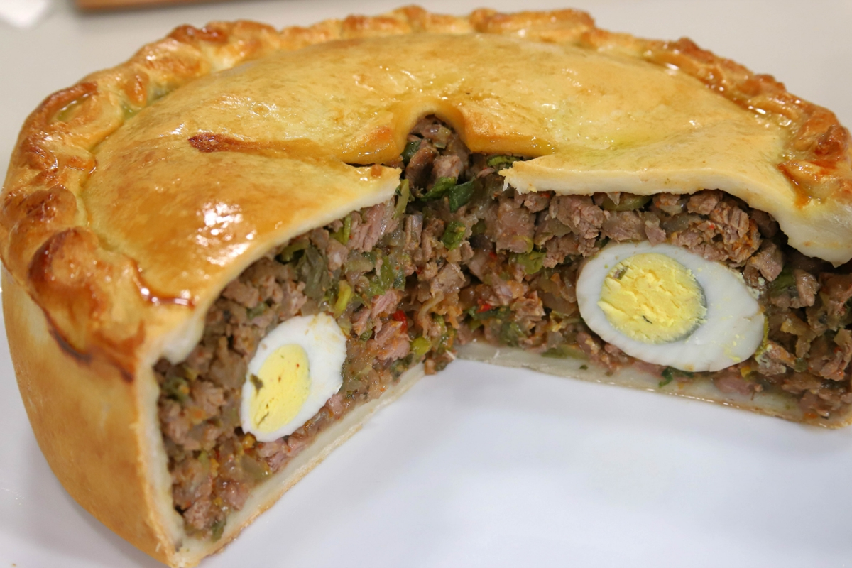 La tarta de carne, verduras y ricota es ideal para hacer en casa ya disfrutar en familia. La tarta de carne, verduras y ricota es ideal para hacer en casa ya disfrutar en familia.