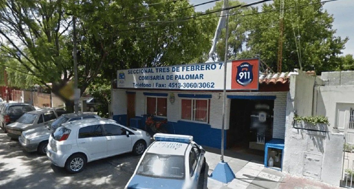 Detuvieron a un subcomisario y lo acusan de abusar sexualmente de dos oficiales en su despacho