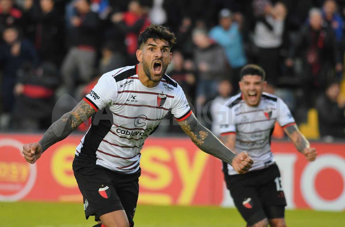 Con gol de Toledo, Colón le ganó a Chaco For Ever y es más líder que nunca en la Primera Nacional. Con gol de Toledo, Colón le ganó a Chaco For Ever y es más líder que nunca en la Primera Nacional.
