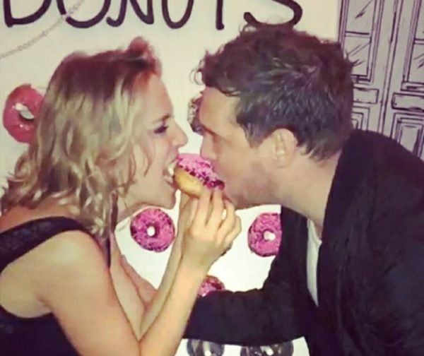 Luisana Lopilato posó desde su cama y tuvo un deseo muy particular con Bublé: “Ojalá Mike…”