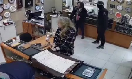 Ocurrió en una joyería de Sarmiento y Córdoba, en el centro de la ciudad de Rosario Ocurrió en una joyería de Sarmiento y Córdoba, en el centro de la ciudad de Rosario