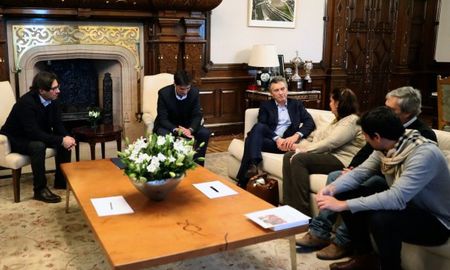 macri les ofrecio ayuda a los familiares del joven asesinado en rosario macri les ofrecio ayuda a los familiares del joven asesinado en rosario