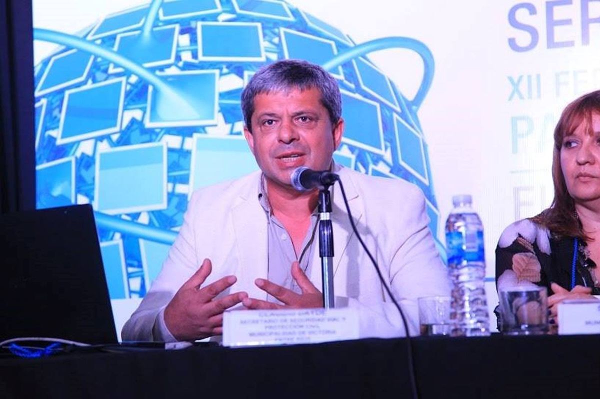 “Lo que lamento es que no funcionan los faros que deberían detectar la droga y la corrupción de Rosario