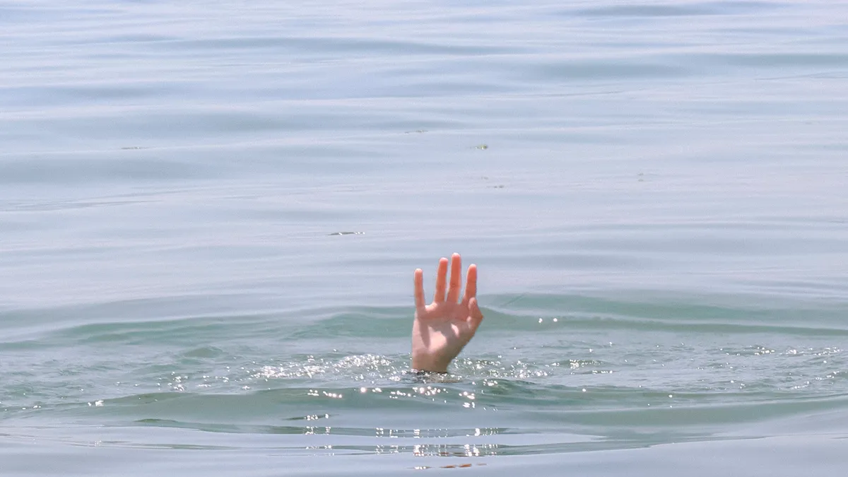  Cuando soñamos que nos ahogamos en el mar significa que alguna situación de nuestra vida cotidiana nos está llevando a la desesperación.
