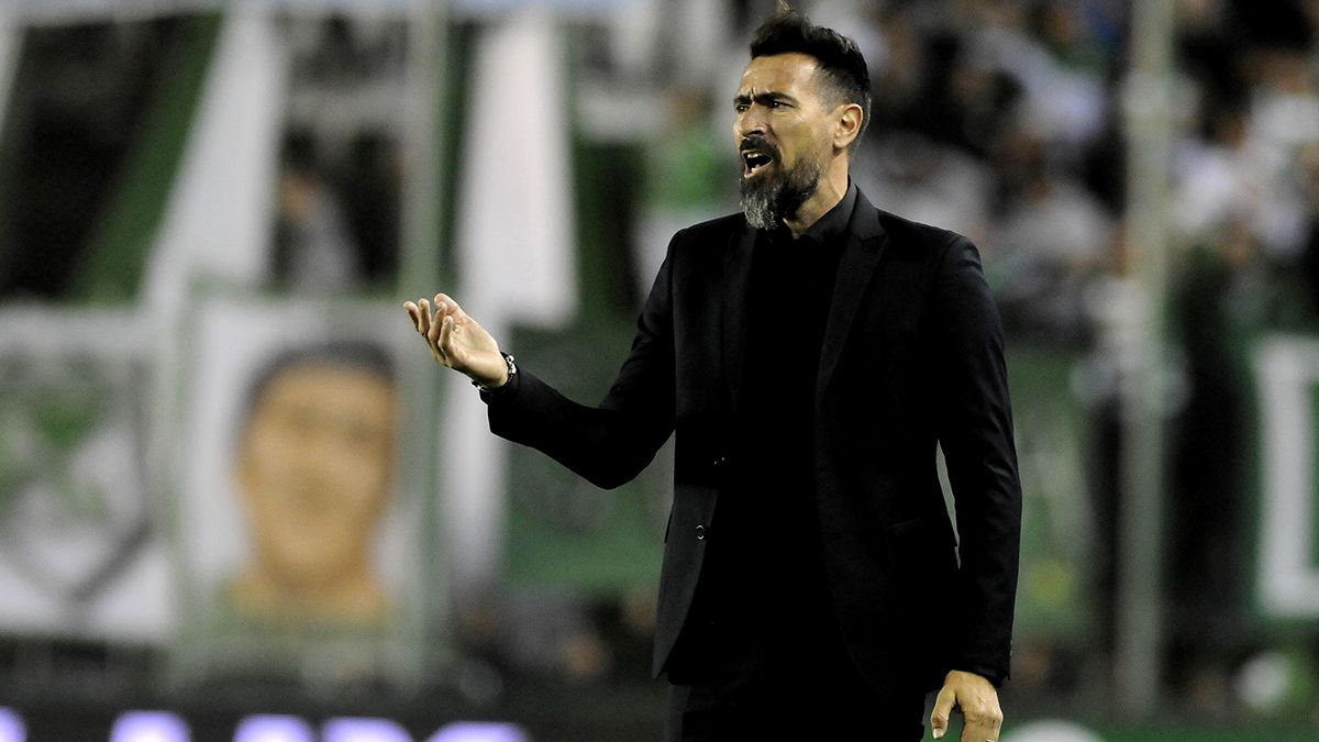 Colón y Domínguez van en búsqueda de un mediocampista, un lateral y un delantero