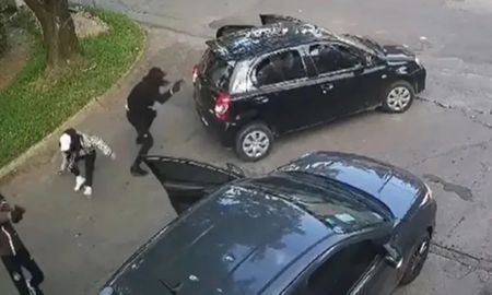 Un gendarme fue asesinado a tiros durante un robo piraña en una localidad de Buenos Aires. Un gendarme fue asesinado a tiros durante un robo piraña en una localidad de Buenos Aires.