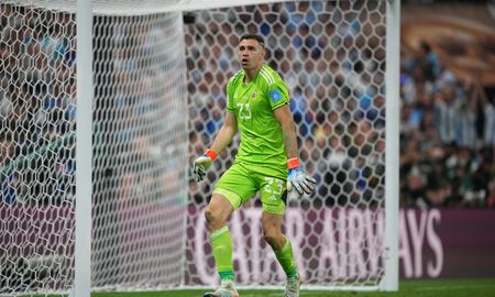El arquero de la Selección Argentina fue una figura clave para la victoria ante Francia en la final del Mundial de Qatar 2022. El arquero de la Selección Argentina fue una figura clave para la victoria ante Francia en la final del Mundial de Qatar 2022.