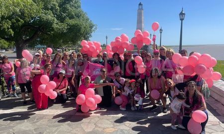 En el marco del Mes de concientización sobre el Cáncer de Mama, se realizó la Caminata Rosa en la costanera de Santa Fe. En el marco del Mes de concientización sobre el Cáncer de Mama, se realizó la Caminata Rosa en la costanera de Santa Fe.