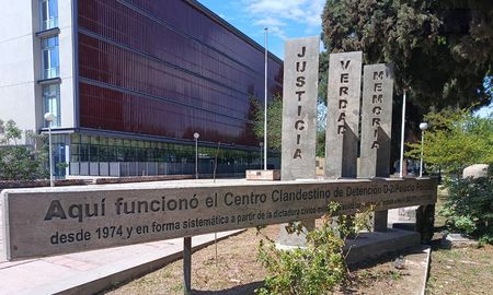 El Juzgado Federal N°1 de Mendoza, a cargo del juez Leopoldo Rago Gallo, dictó el procesamiento de 15 exintegrantes de las Fuerzas Armadas y de seguridad por crímenes cometidos contra 56 niños, niñas y adolescentes. El Juzgado Federal N°1 de Mendoza, a cargo del juez Leopoldo Rago Gallo, dictó el procesamiento de 15 exintegrantes de las Fuerzas Armadas y de seguridad por crímenes cometidos contra 56 niños, niñas y adolescentes.