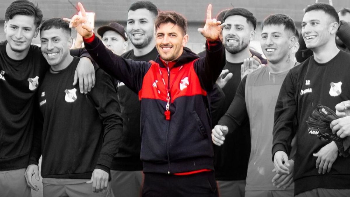 Santiago Fredes era oriundo de Luján. Santiago Fredes era oriundo de Luján.