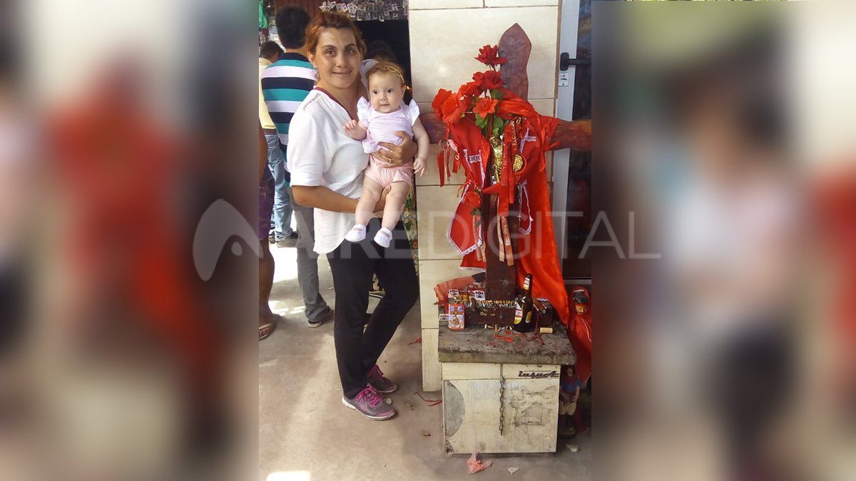 Promesa cumplida: Amábila visitó el santuario del Gauchito Gil Promesa cumplida: Amábila visitó el santuario del Gauchito Gil