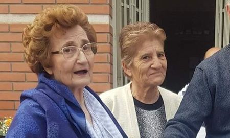 Esperanza: Margarita con la ayuda de vecinos, organizó el bono solidario “La Mesa Servida”, para colaborar con el SAMCo. Foto Gentileza esperancino.com.ar Esperanza: Margarita con la ayuda de vecinos, organizó el bono solidario “La Mesa Servida”, para colaborar con el SAMCo. Foto Gentileza esperancino.com.ar