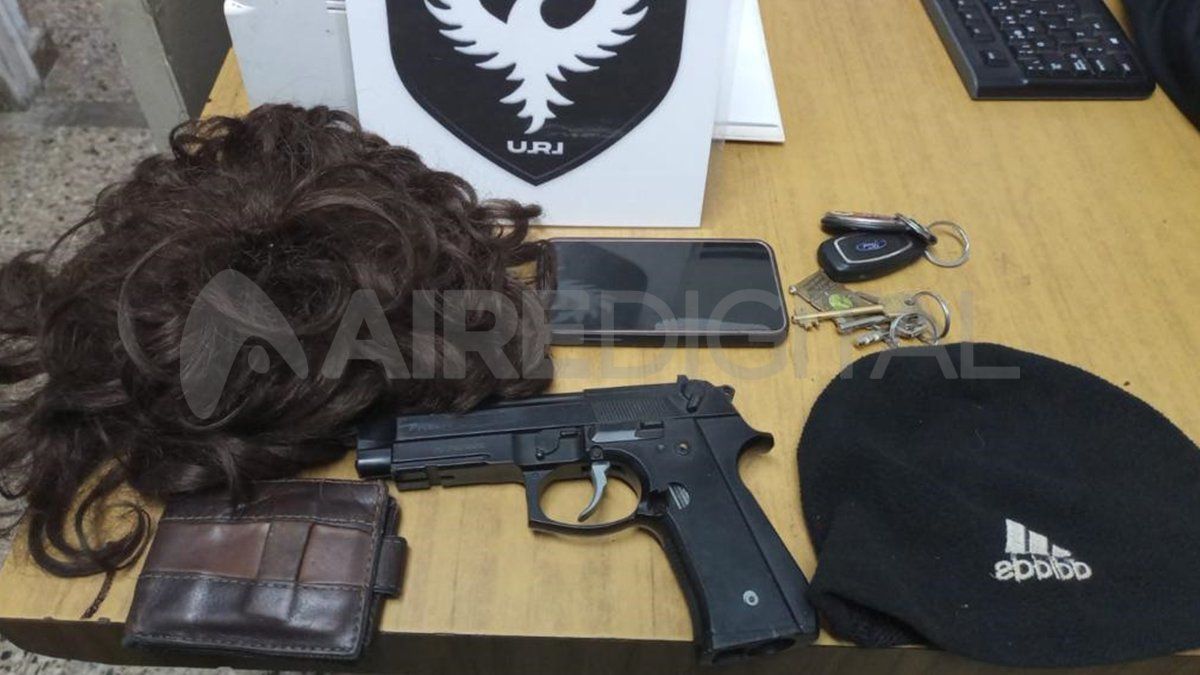 Los elementos que la policía le secuestró al hampón.&nbsp;