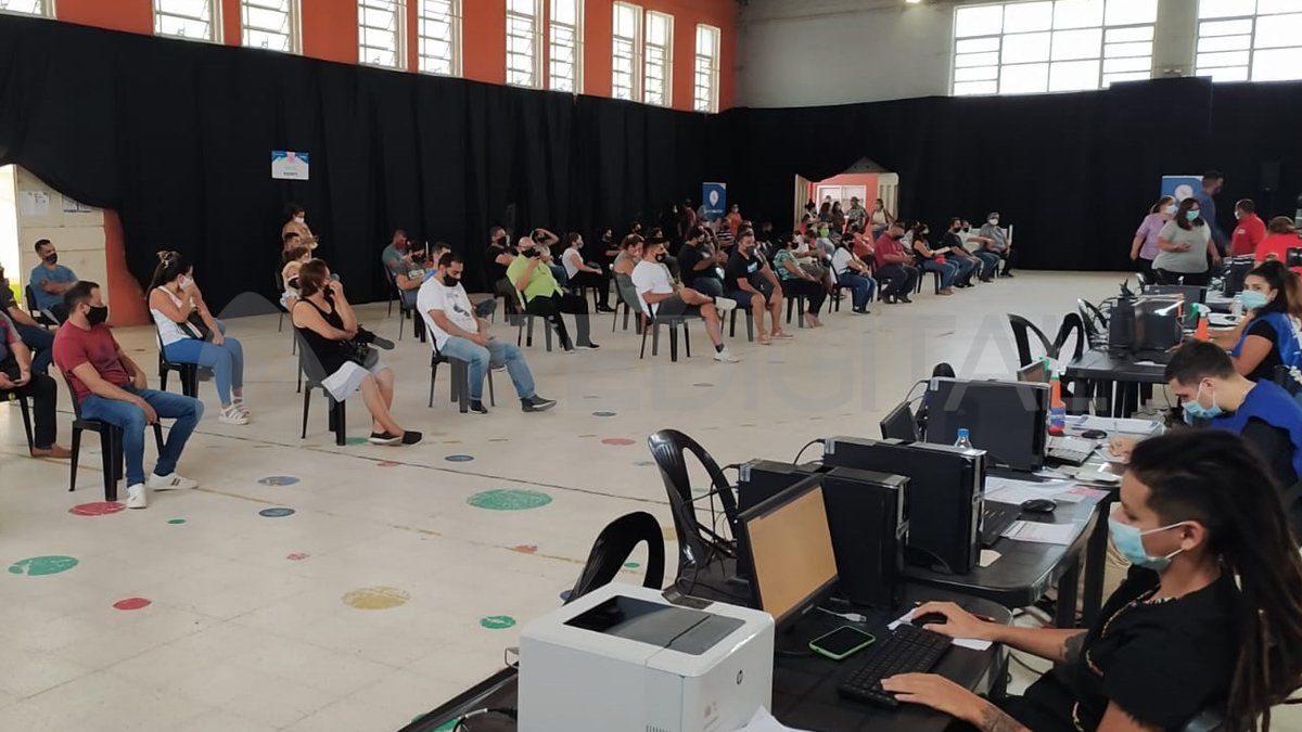 En esta primera jornada de vacunación está previsto que se inocule a 120 agentes cada media hora.