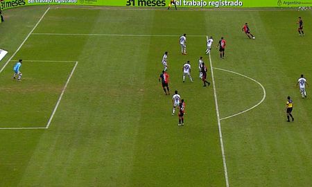 El VAR anuló el gol de Ramón Ábila que podía ser el descuento de Colón ante Central Córdoba. El VAR anuló el gol de Ramón Ábila que podía ser el descuento de Colón ante Central Córdoba.