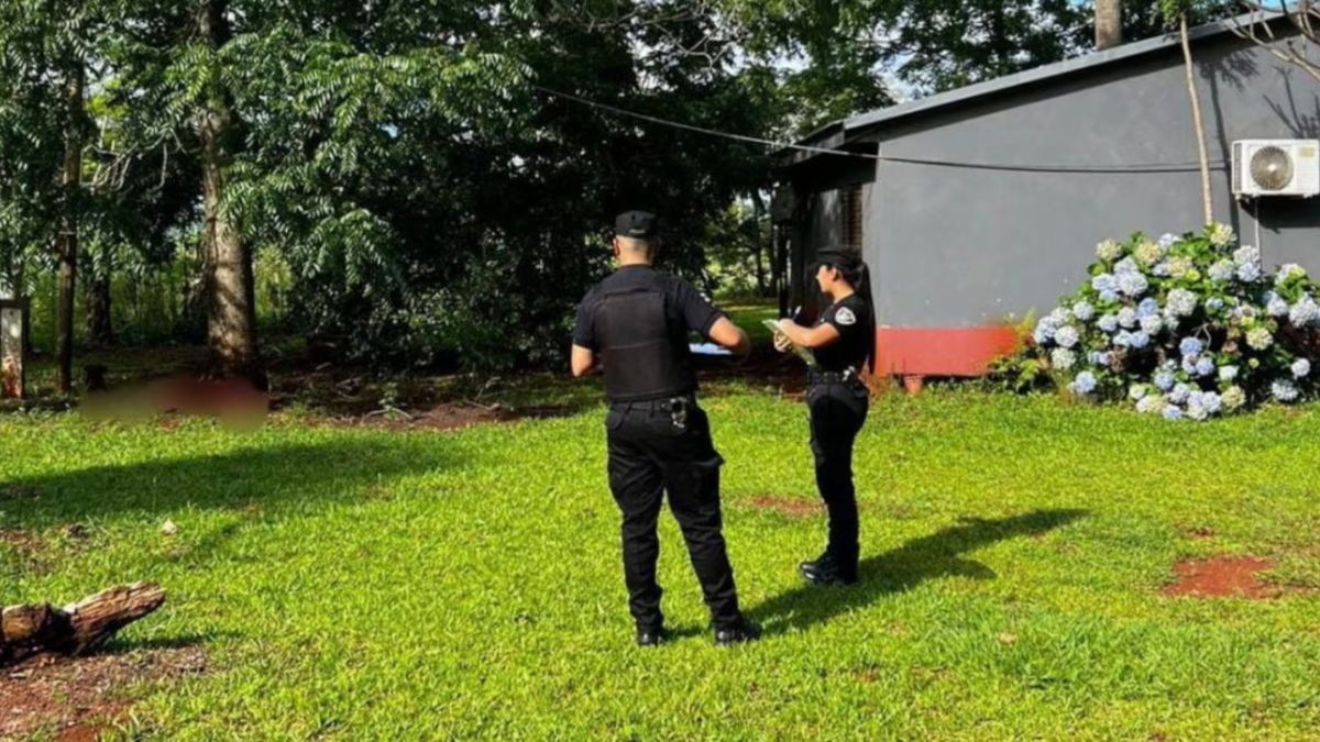 Un hombre asesinó a su esposa de un escopetazo y luego se quitó la vida.