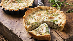 altText(La tarta de cebolla y 4 quesos de Osvaldo Gross: el secreto de su masa integral y el relleno)}