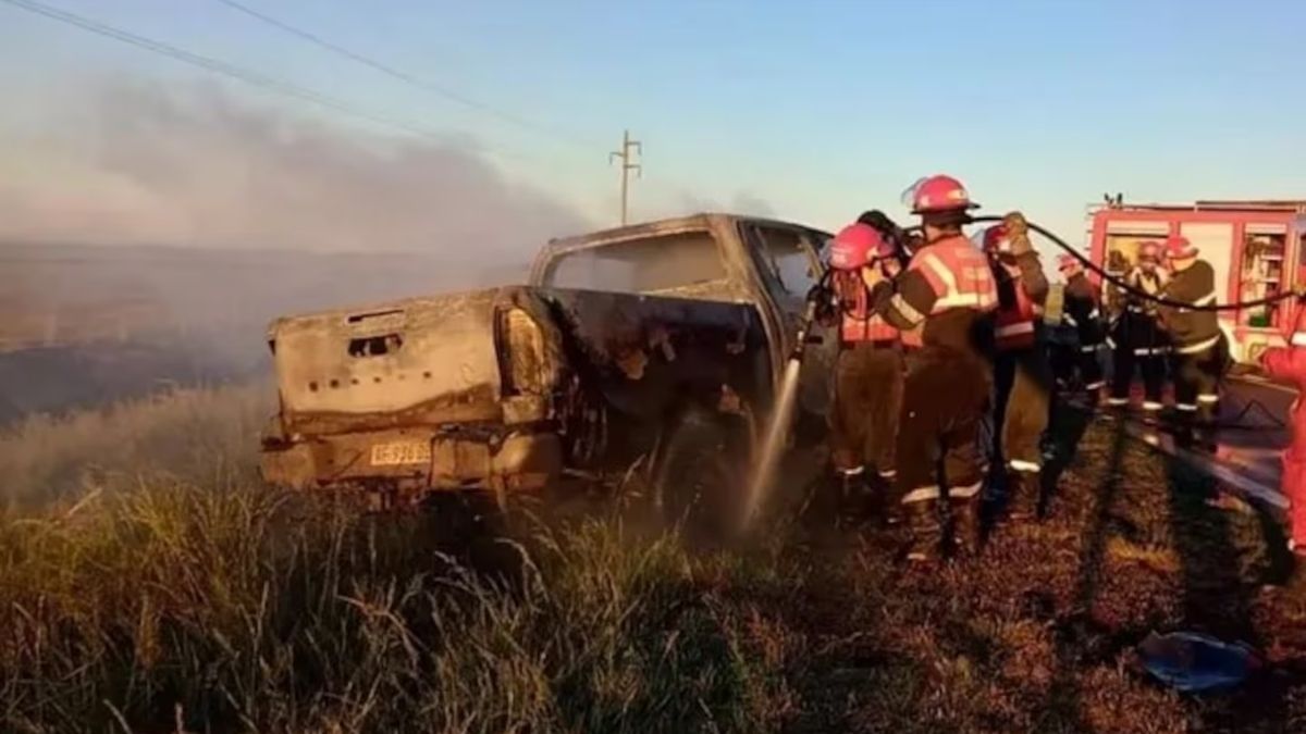 El matrimonio quedó atrapado entre las llamas. El matrimonio quedó atrapado entre las llamas.