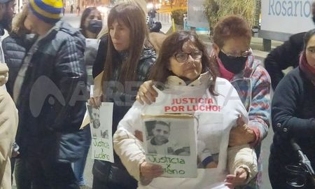 Aire de Santa Fe | Luciano Muscio Rosario Madre y Tía MARCHA.jpg