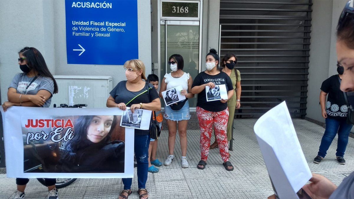 Familiares y allegados estuvieron presentes exigiendo justicia por Elisabet.