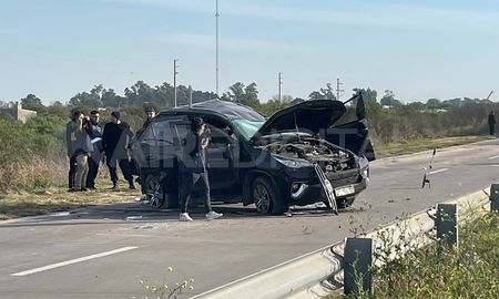 Senn fue trasladado al Cullen consciente con politraumatismos, fracturas en el antebrazo y en el hombro izquierdo. Senn fue trasladado al Cullen consciente con politraumatismos, fracturas en el antebrazo y en el hombro izquierdo.