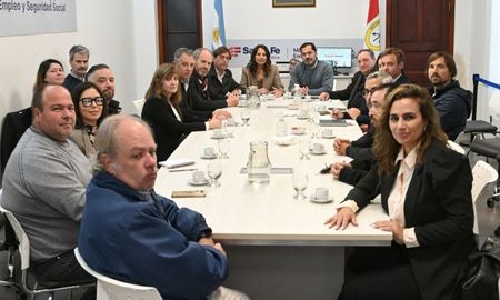 La paritaria del sector salud pasó a cuarto intermedio hasta la próxima semana La paritaria del sector salud pasó a cuarto intermedio hasta la próxima semana