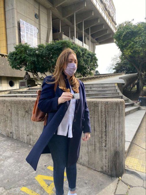 La precandidata de Juntos por el Cambio María Eugenia Vidal votó en el barrio de Recoleta. 