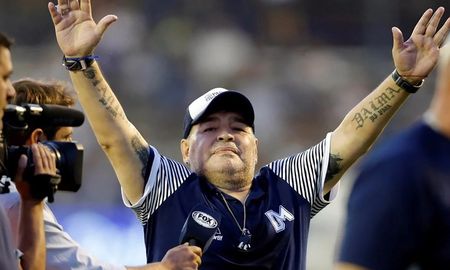 Diego Maradona murió a los 60 años y la Copa de la Liga Profesional será renombrada como el crack de la Selección Argentina. Diego Maradona murió a los 60 años y la Copa de la Liga Profesional será renombrada como el crack de la Selección Argentina.