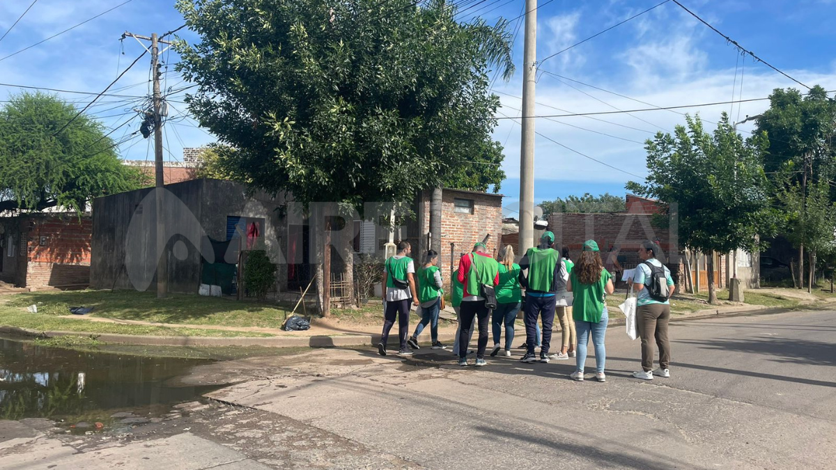Personal de la Municipalidad de Santa Fe visita a viviendas de Coronel Dorrego. Personal de la Municipalidad de Santa Fe visita a viviendas de Coronel Dorrego.