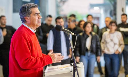 El Frente Chaqueño cosechaba el 43,32%, superando apenas al 42,56% de Juntos por el Cambio. El Frente Chaqueño cosechaba el 43,32%, superando apenas al 42,56% de Juntos por el Cambio.