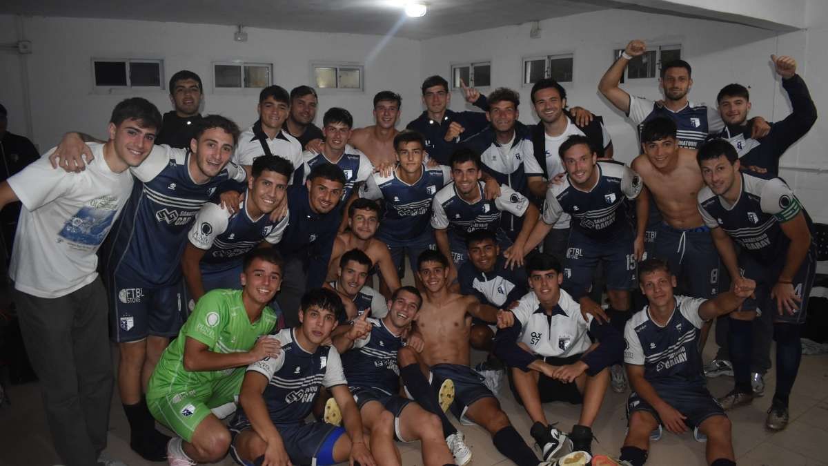 La Salle ganó y tiene puntaje perfecto.