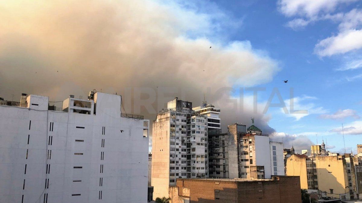 El intendente Pablo Javkin denunció los incendios frente a Rosario. 