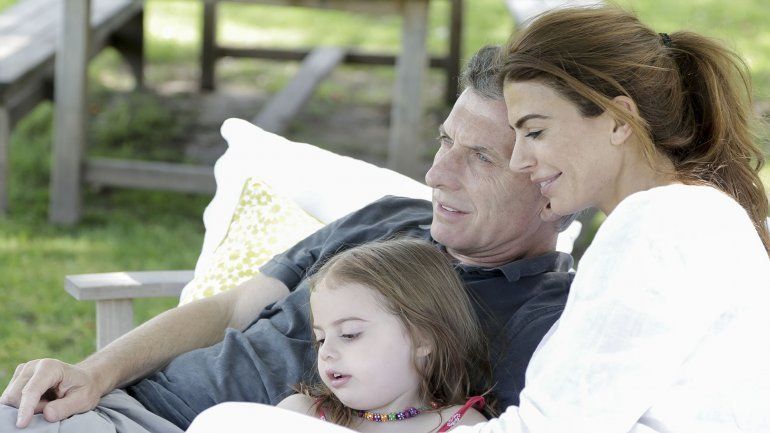 Macri viajó con su familia y ahora deberán cumplir los tres, Juliana Awada, Antonia y él, la cuarentena. 