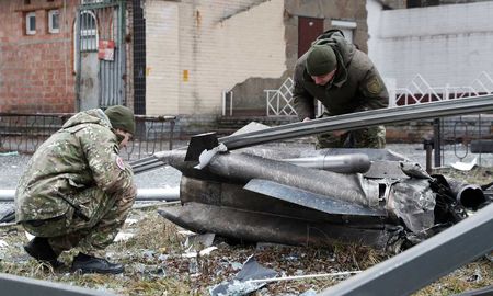 Rusia afirma que mató a unos 40 soldados ucranianos en el este. Rusia afirma que mató a unos 40 soldados ucranianos en el este.