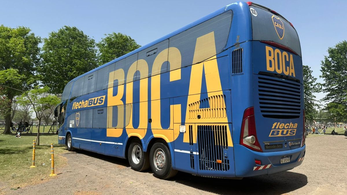 El micro de los chicos de Boca Juniors. La categoría 2014 viajó a Santa Fe para jugar el Lasallanito. El micro de los chicos de Boca Juniors. La categoría 2014 viajó a Santa Fe para jugar el Lasallanito.