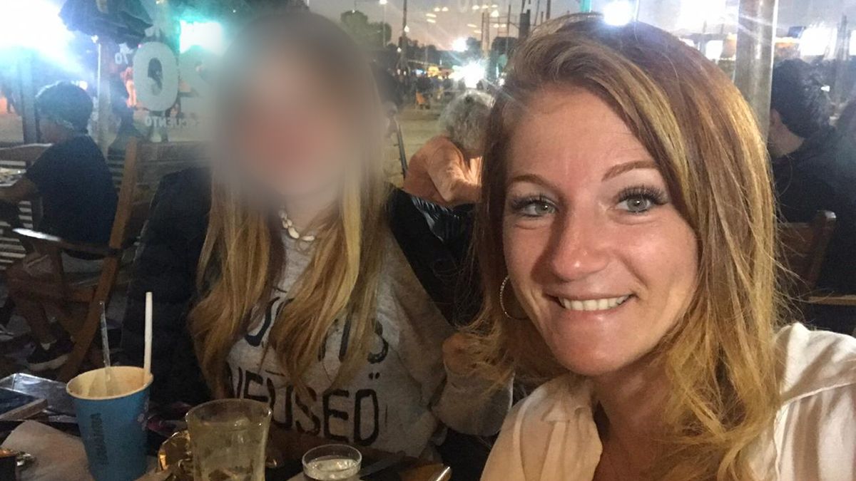 Lorena Ferreira y su hija de 12 años que hoy está junto a su papá varada en Miami.