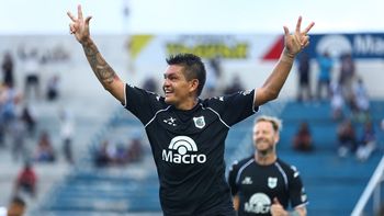 El Pulga Rodríguez volvió a marcar un golazo e ilusiona a los hinchas de Gimnasia de Jujuy.