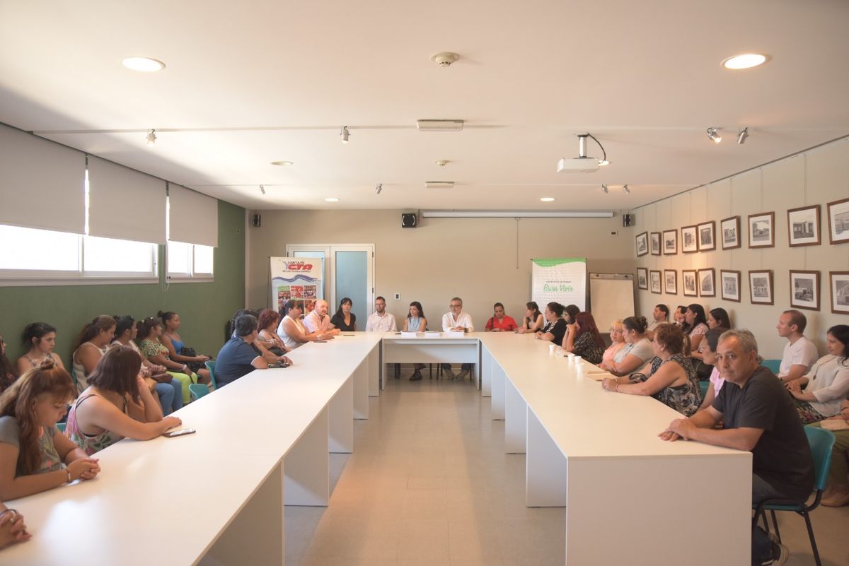 Esta es la primera vez que en Santa Fe las personas abocadas al cuidado de adultos, niños y discapacitados acceden a una certificación de nivel universitario.