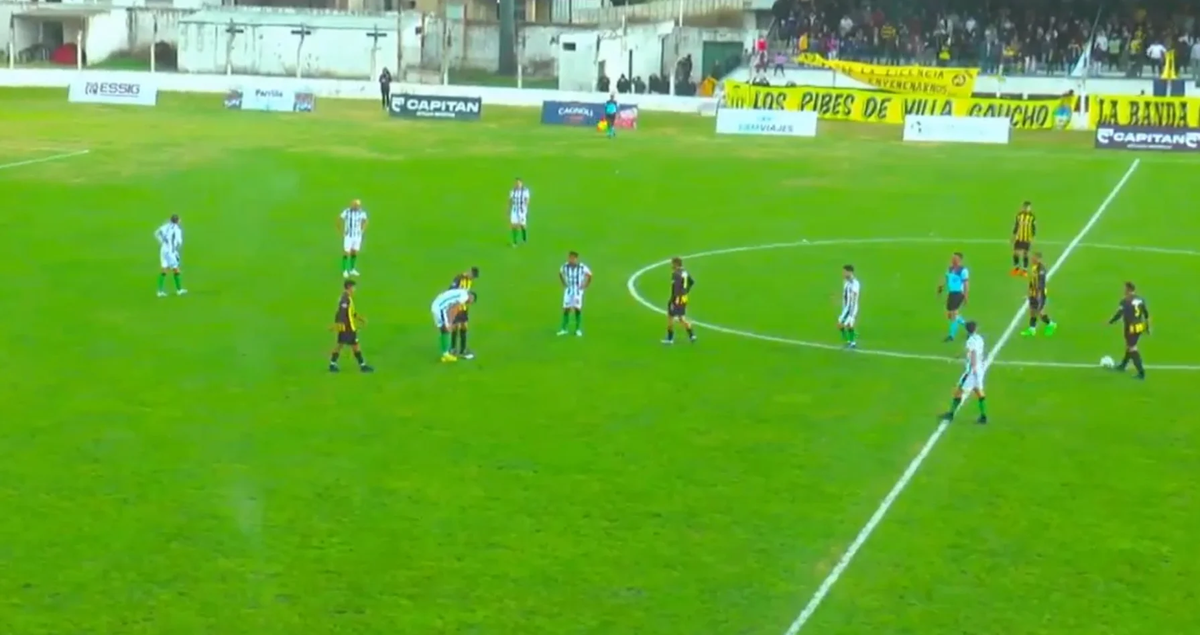 Un futbolista de Villa Mitre mató un tero de un pelotazo y el relator afirmó que el pájaro pasó a mejor vida.