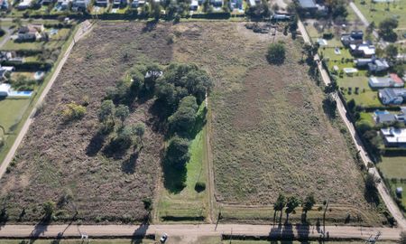 El complejo comercial e inmobiliario Terrazas de Ayre estaba proyectado junto al country Aires del Llano -que no tiene ninguna relación con este loteo-, ubicado en la ciudad de Santo Tomé. El complejo comercial e inmobiliario Terrazas de Ayre estaba proyectado junto al country Aires del Llano -que no tiene ninguna relación con este loteo-, ubicado en la ciudad de Santo Tomé.