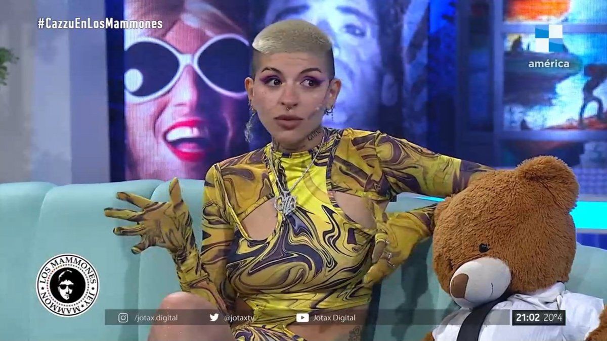 Cazzu se justificó.