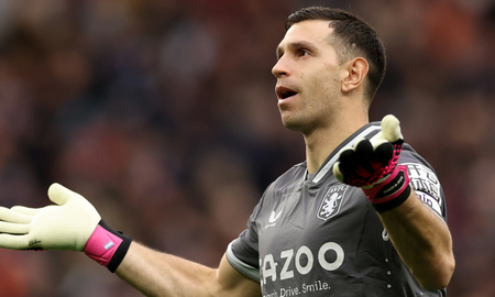 Manchester United se decantó por ir tras otro arquero que no es Dibu Martínez y el futuro del argentino es una incógnita. Manchester United se decantó por ir tras otro arquero que no es Dibu Martínez y el futuro del argentino es una incógnita.