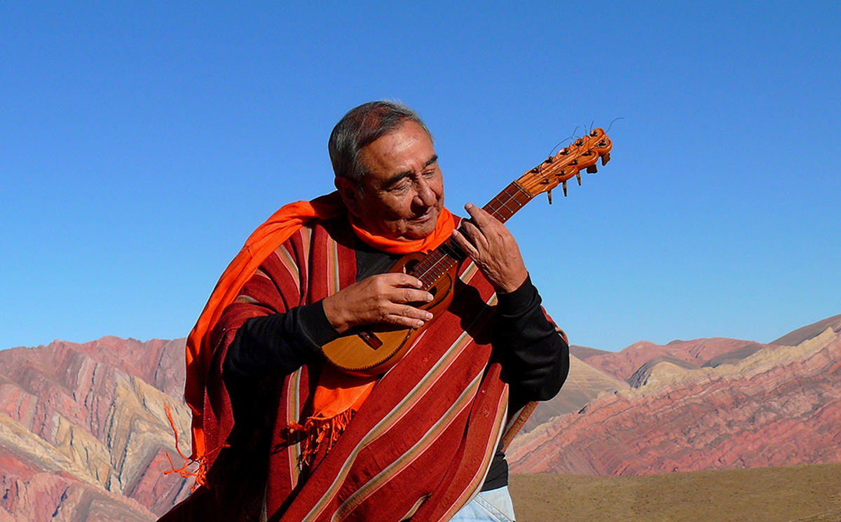 Jaime Torres, uno de los más destacados en el mundo por su talento y destreza con el charango