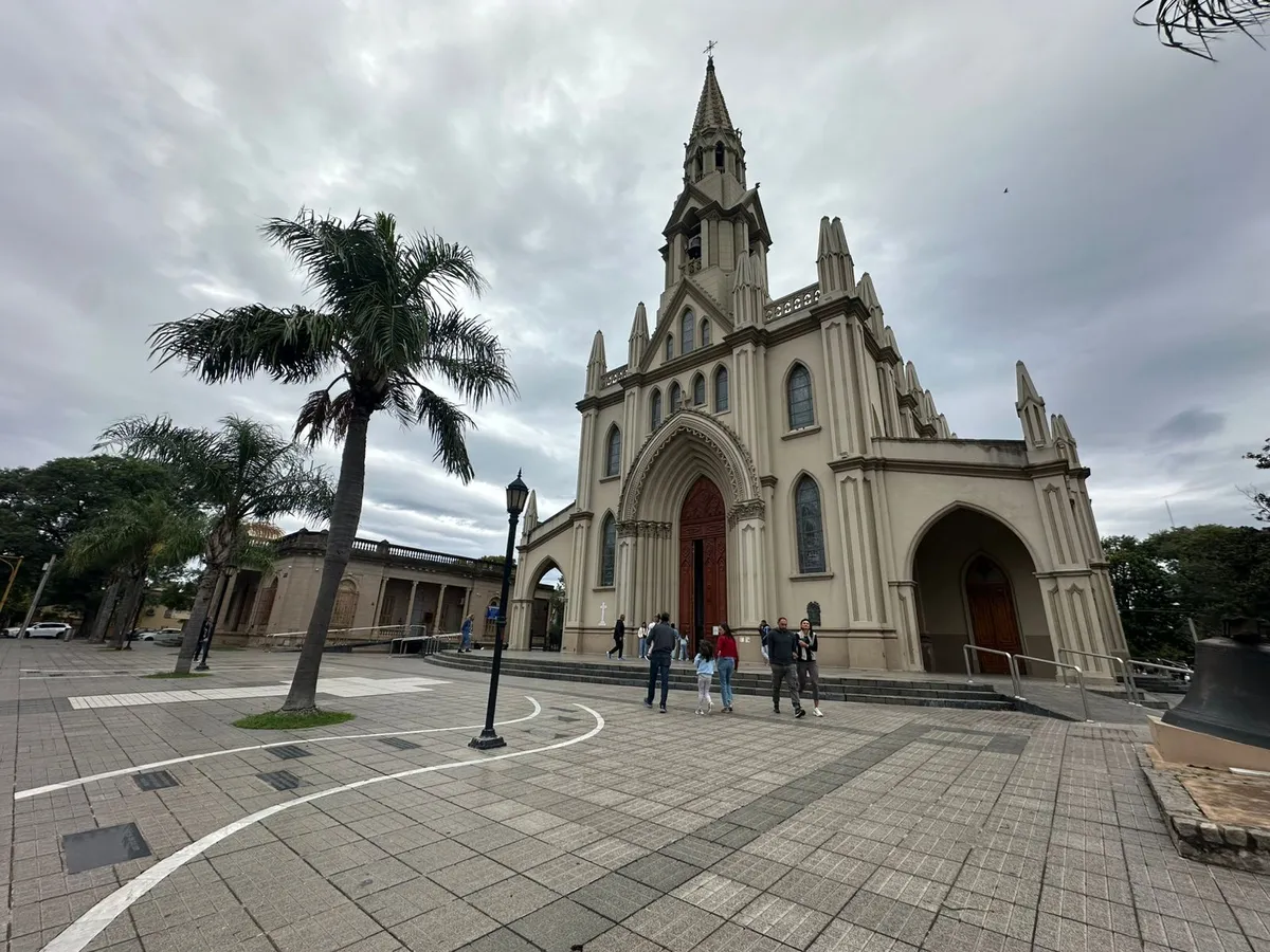 La celebraci&oacute;n de la Pascua funciona tambi&eacute;n como el umbral de la festividad m&aacute;s importante para la comunidad cat&oacute;lica local. El padre Blanche confirm&oacute; que esta semana comienza la novena preparatoria para la Fiesta Patronal de la Virgen de Guadalupe.