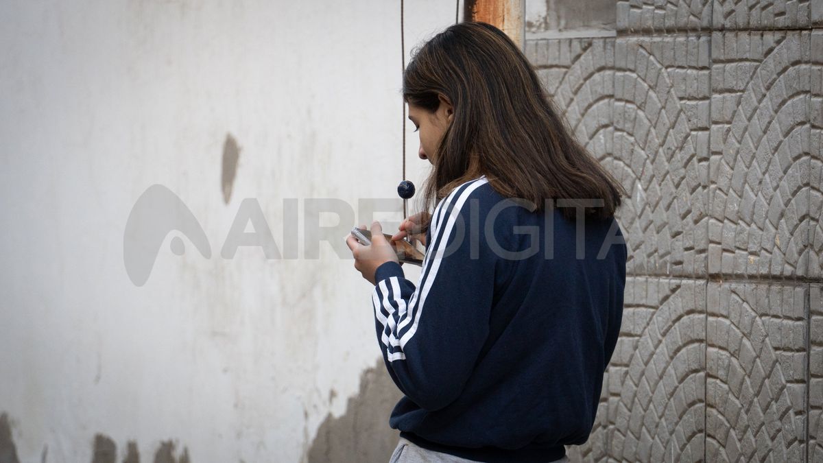 Según datos que compartió en la entrevista, solo el 43 % de los estudiantes en Argentina llega a sexto grado sabiendo leer y escribir correctamente. Según datos que compartió en la entrevista, solo el 43 % de los estudiantes en Argentina llega a sexto grado sabiendo leer y escribir correctamente.
