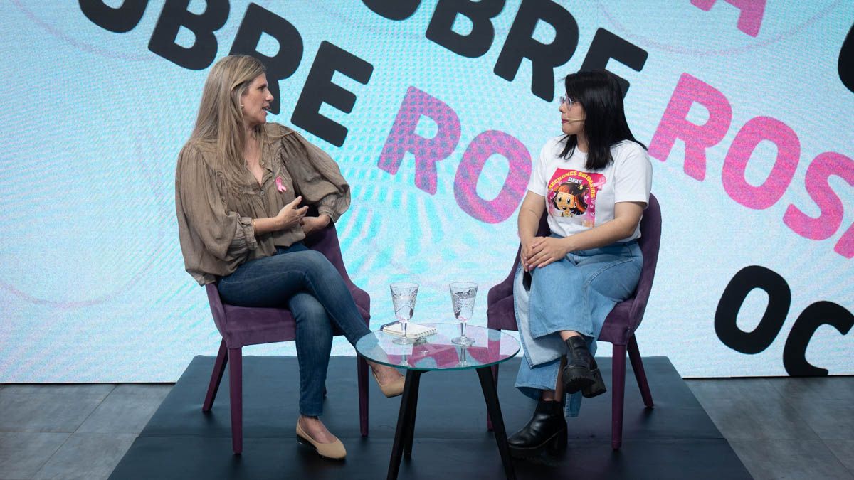 Antonella Ardiles forma parte de Mechones Solidarios, un grupo de personas que se encarga de recibir donaciones de cabellos para hacer pelucas para personas con cáncer. Antonella Ardiles forma parte de Mechones Solidarios, un grupo de personas que se encarga de recibir donaciones de cabellos para hacer pelucas para personas con cáncer.