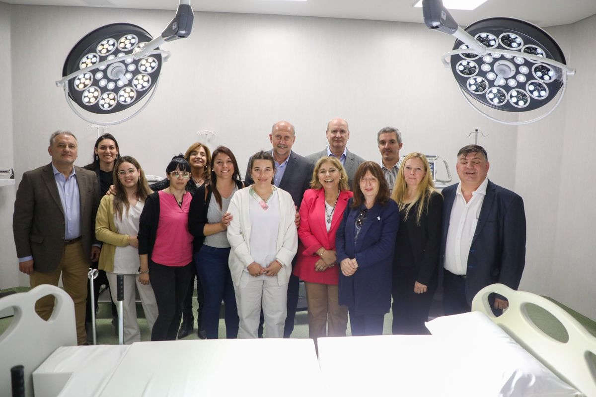 En el hospital General San Martín se suman dos quirófanos y cuatro camas de internación de guardia, con todo el equipamiento necesario. En el hospital General San Martín se suman dos quirófanos y cuatro camas de internación de guardia, con todo el equipamiento necesario.