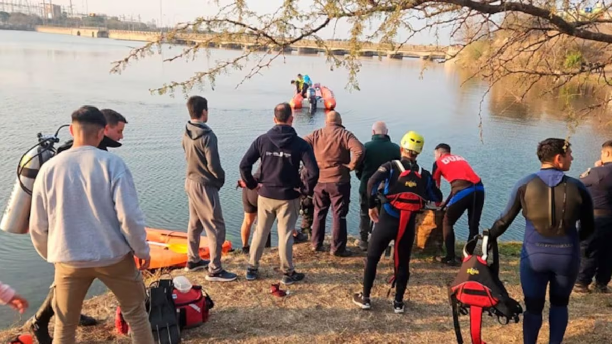 Un hombre murió ahogado en Córdoba cuando el bote en la que viajaba se dio vuelta. (Foto: gentileza El Doce)