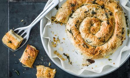 Cómo hacer borek turco de espinaca y queso paso a paso. Cómo hacer borek turco de espinaca y queso paso a paso.